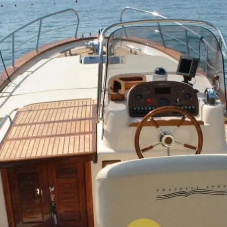 Botel Seawolfpositano Positano